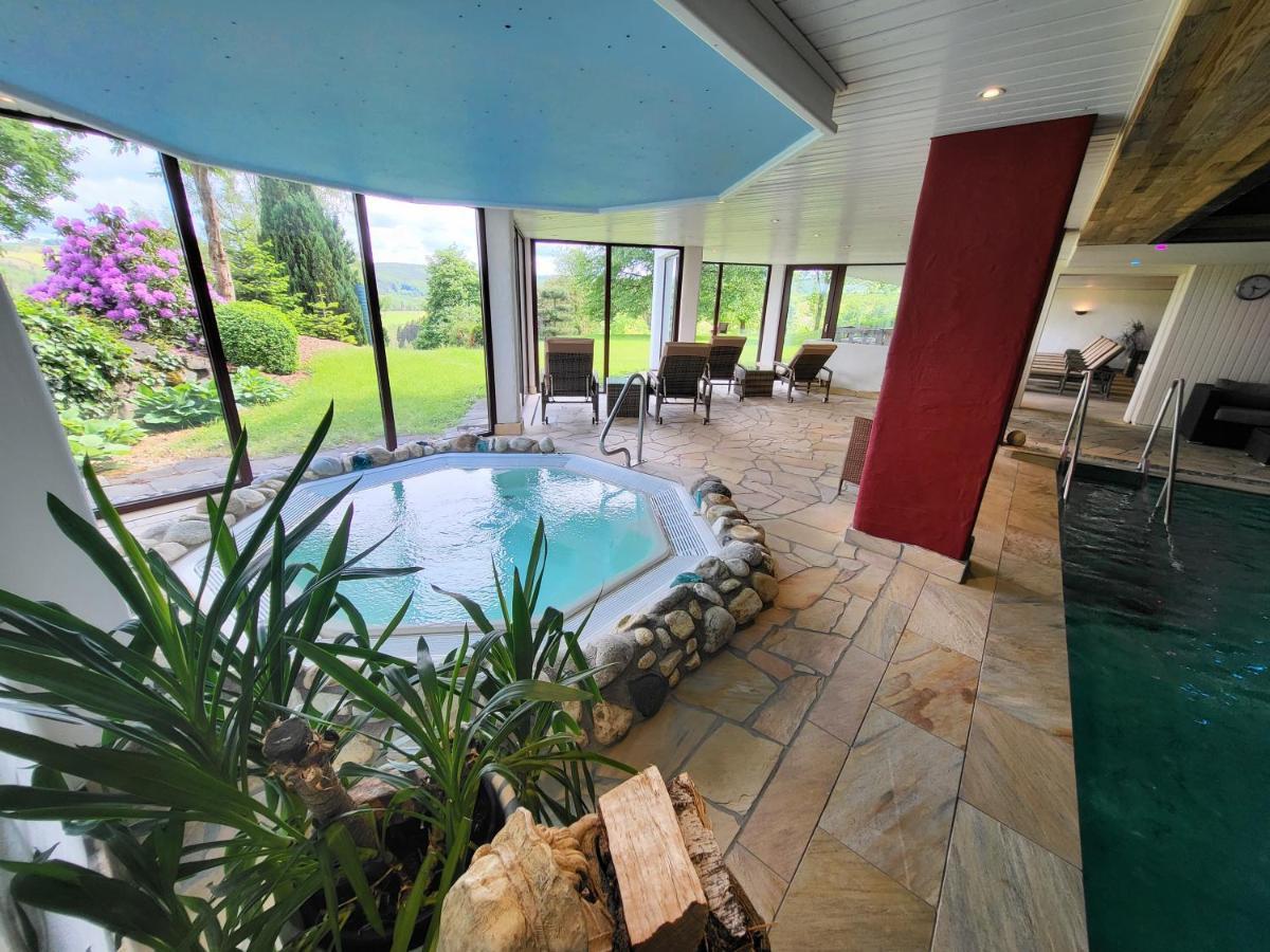 Berghotel Habbel Und Die Welt Kann Warten 코벤로데 외부 사진