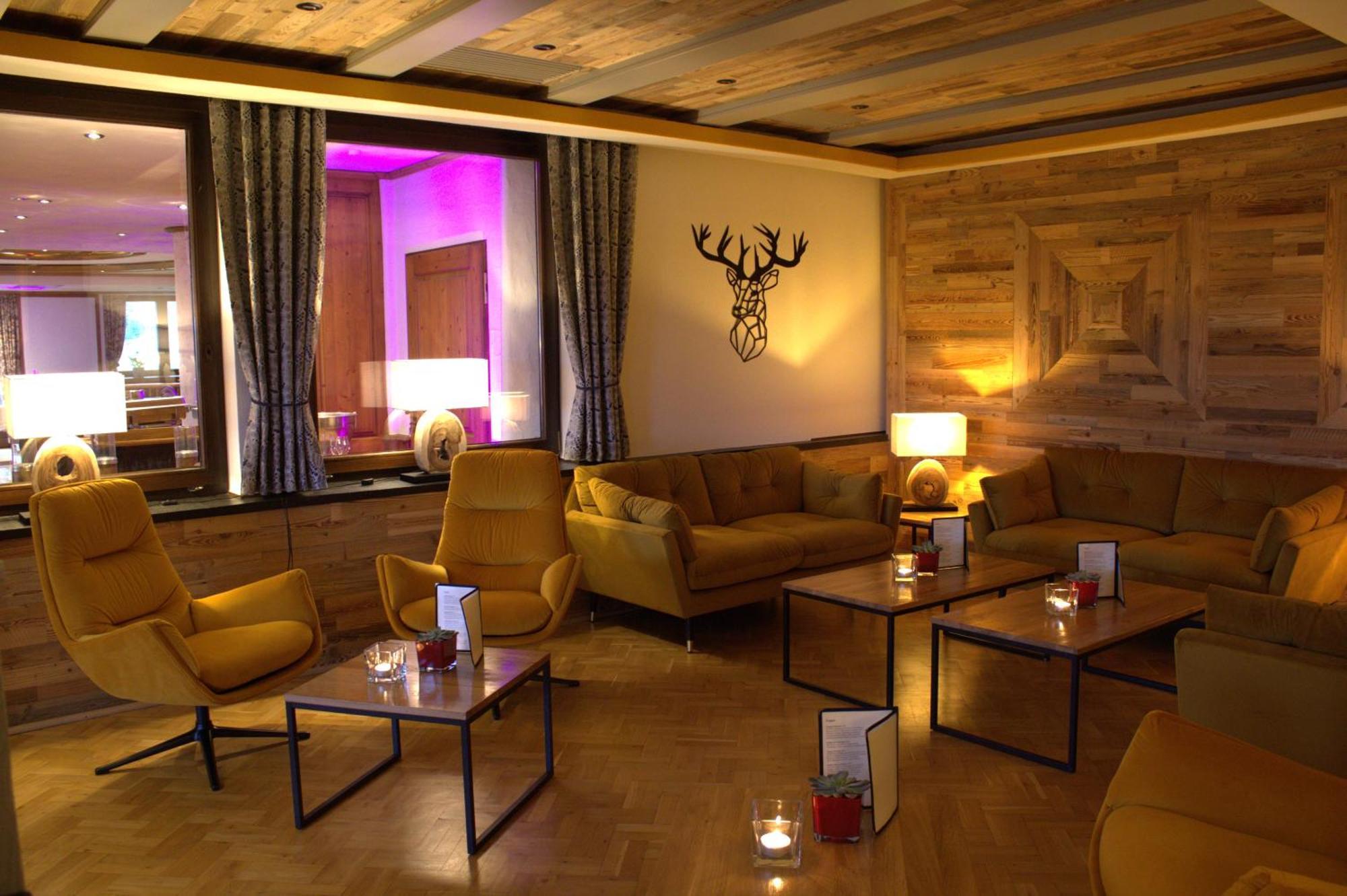 Berghotel Habbel Und Die Welt Kann Warten 코벤로데 외부 사진