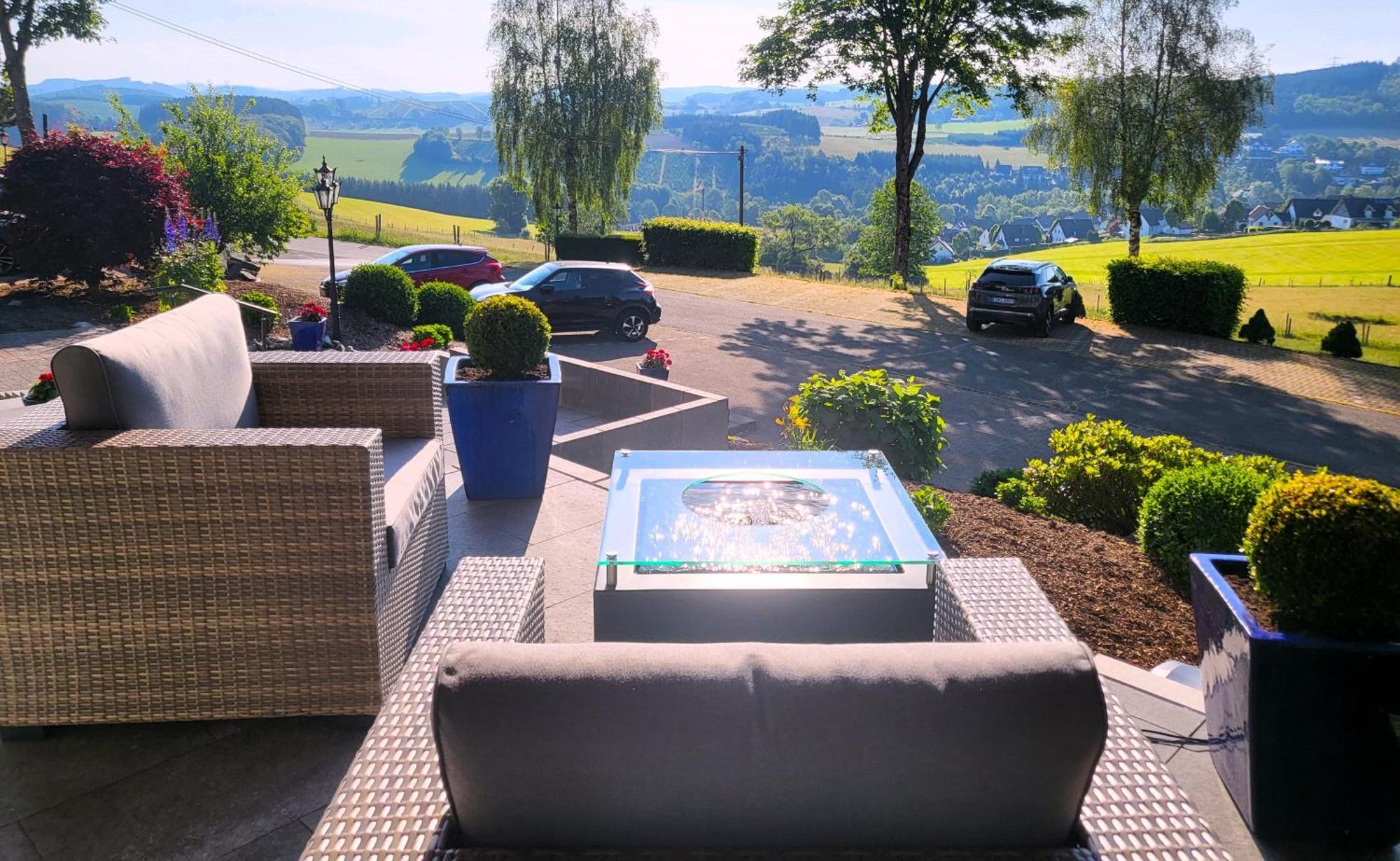 Berghotel Habbel Und Die Welt Kann Warten 코벤로데 외부 사진