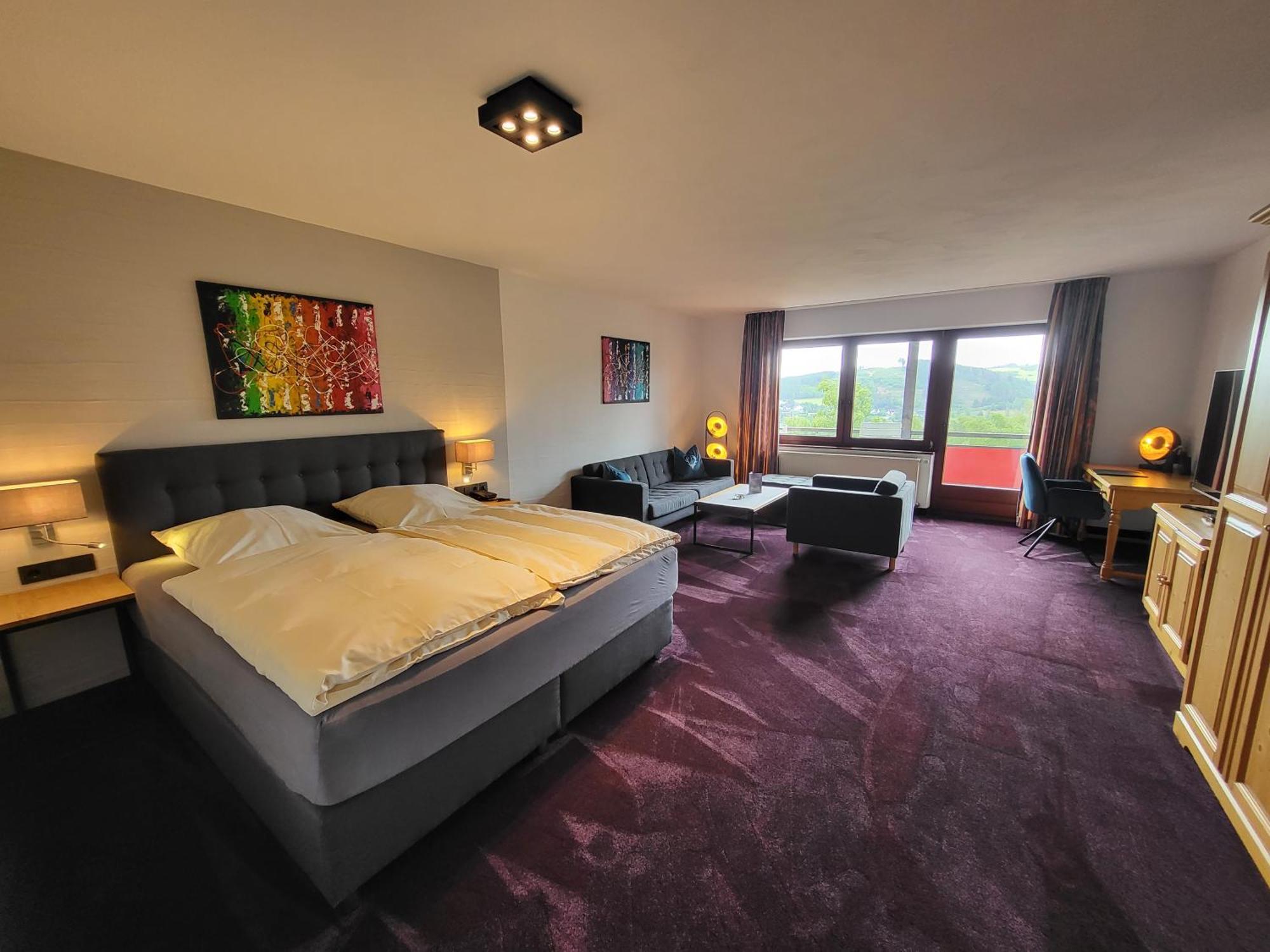 Berghotel Habbel Und Die Welt Kann Warten 코벤로데 외부 사진