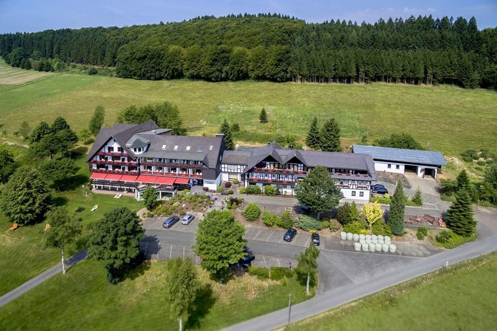 Berghotel Habbel Und Die Welt Kann Warten 코벤로데 외부 사진